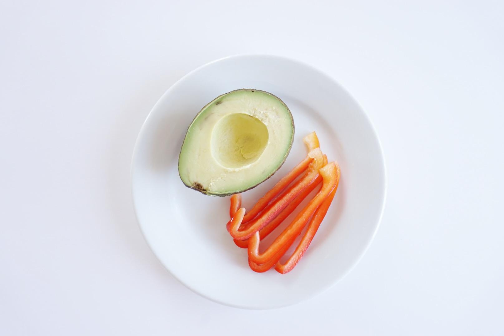 Sliced bell pepper + Avocado