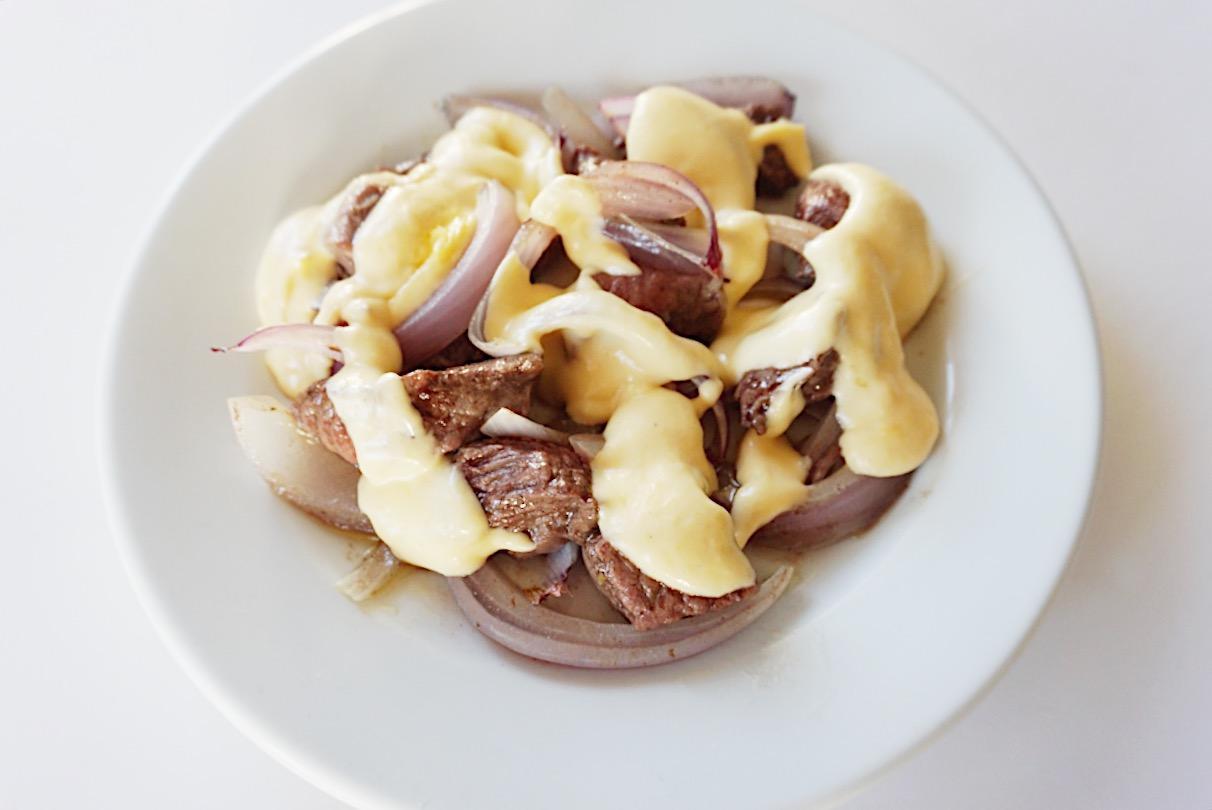 Steak Bites with Cheese Sauce