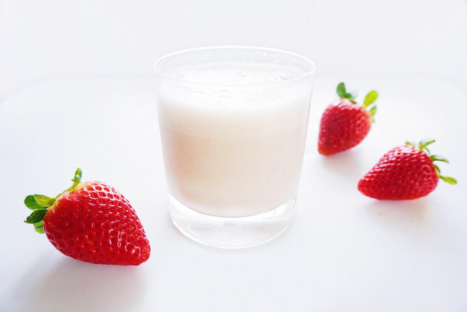 Strawberry Coconut Smoothie