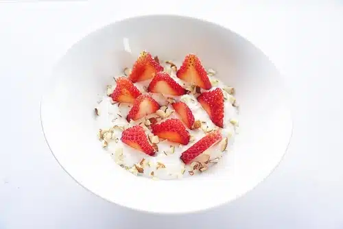 strawberry-coconut-creme-bowl