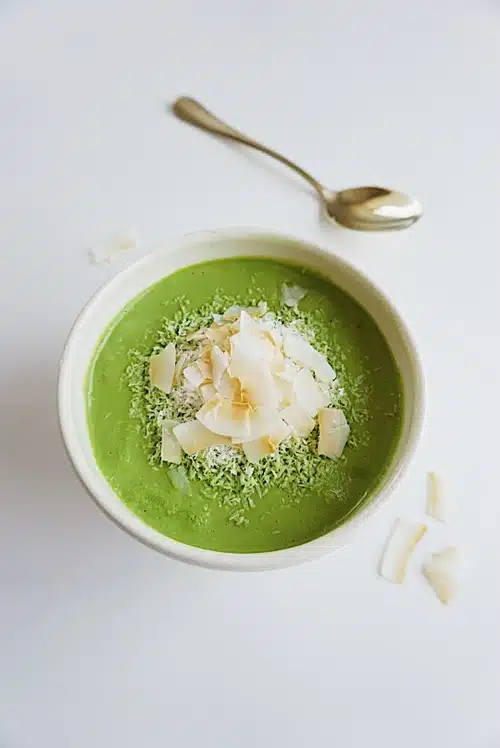 coconut-smoothie-bowl